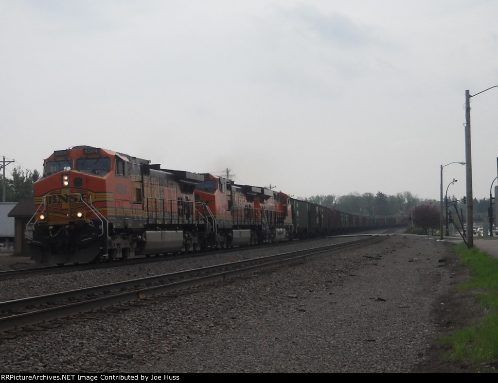 BNSF 4564 West